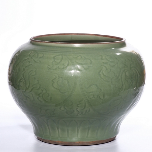 20384 - A Chinese celadon jar, Ming Daynasty Pr.  Size:(Height23.5cm, Mouth Diamter22.5cm) Condition:(Good C... 