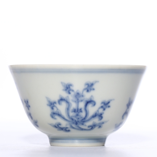 20394 - A Chinese Blue&White cup, Ming Daynasty Pr.  Size:(Height4.5cm, Mouth Diameter8.3cm) Condition:(Good... 