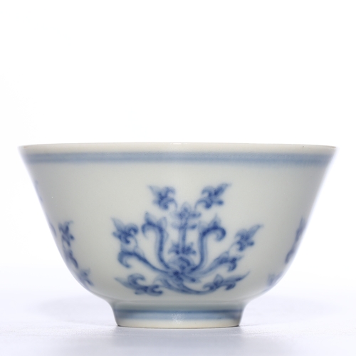 20394 - A Chinese Blue&White cup, Ming Daynasty Pr.  Size:(Height4.5cm, Mouth Diameter8.3cm) Condition:(Good... 