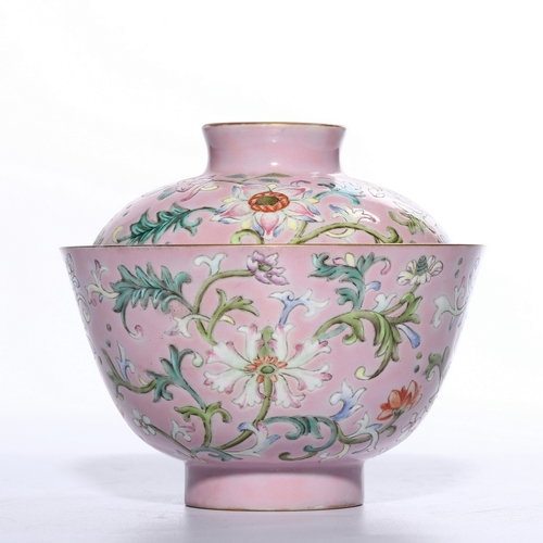 20409 - A Chinese Famille Rose cup with cover, Qing Daynasty Pr.  Size:(Mouth Diameter11cm, Height10cm) Cond... 