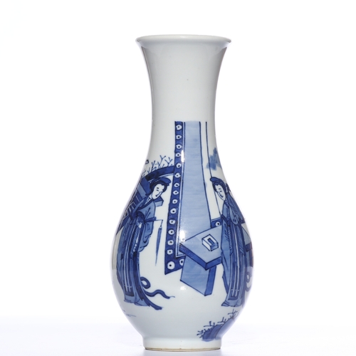 20410 - A Chinese Blue&White long neck vase, Kang Xi Pr.  Size:(Height21.8cm, Mouth Diameter6.8cm) Condition... 