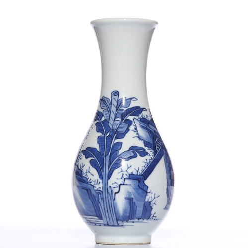 20410 - A Chinese Blue&White long neck vase, Kang Xi Pr.  Size:(Height21.8cm, Mouth Diameter6.8cm) Condition... 