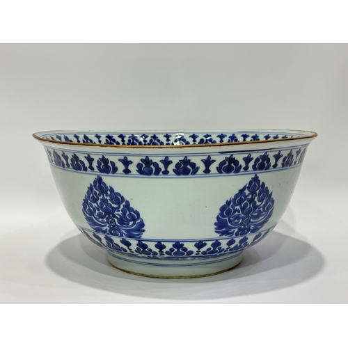 20422 - A Chinese large Blue&White bowl, Kang Xi Pr.  Size:(Height16cm, Mouth Diameter35.5cm) Condition:(Goo... 