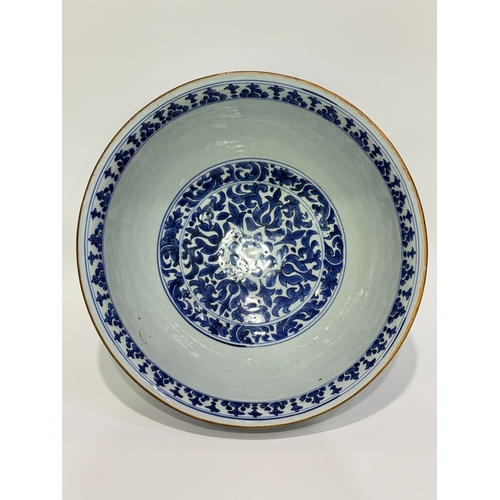 20422 - A Chinese large Blue&White bowl, Kang Xi Pr.  Size:(Height16cm, Mouth Diameter35.5cm) Condition:(Goo... 