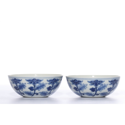 20425 - A pair of Chinese Blue&White cups, Qing Daynasty Pr.  Size:(Height3.2cm, Mouth Diamter8cm) Condition... 