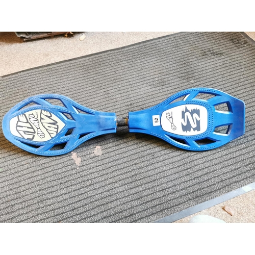 52 - Wave Skateboard