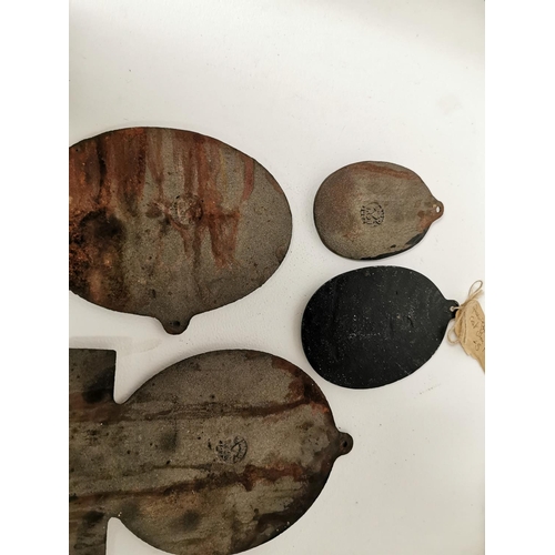 351 - Quantity Of 4 Cast Iron Plaques Inc Worcester Fire Office 1703 And Ironbridge Plaque