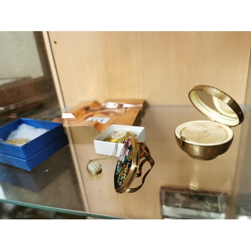 411 - Vintage Copper Advertising Ashtray Slenderella, Vintage Gilt Basket Compact, Lockets And A Ring Mirr... 