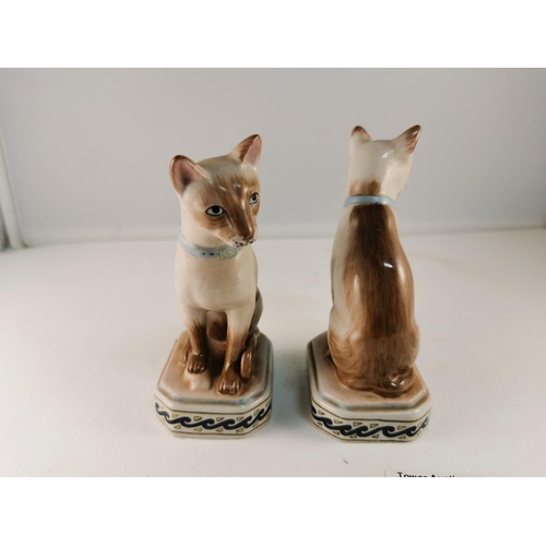 180 - Pair Of Antique Hand Painted Porcelain Siamese Cats Most Likely Seconds Of Meissen Or Dresden To The... 