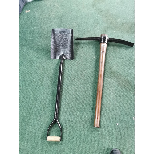 261 - Heavy Duty Pick Axe & Shovel