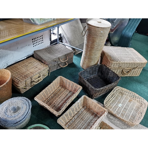 9 - Job Lot Of Wicker Items Inc Wicker Basket & Picnic  Basket With Bottle Holders