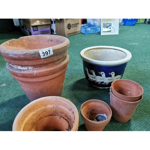 397 - Qty plant pots etc