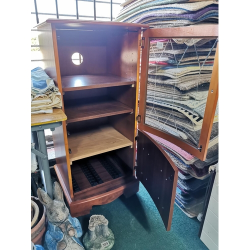 400 - Yew wood entertainment unit