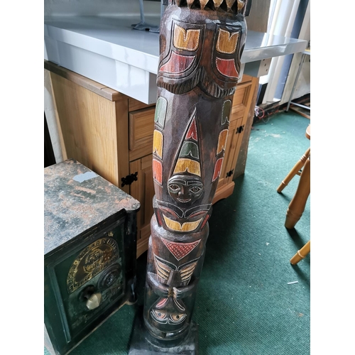 417 - Tall carved totem pole damage to the base 152cm tall by 102cm wide