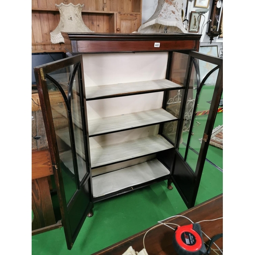 445 - Good Edwardian solid mahogany display case with string inlay in very good condition with shelves