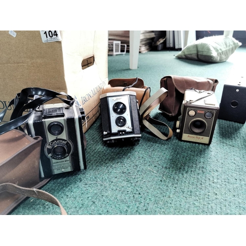 104 - Job lot of eight vintage box camera