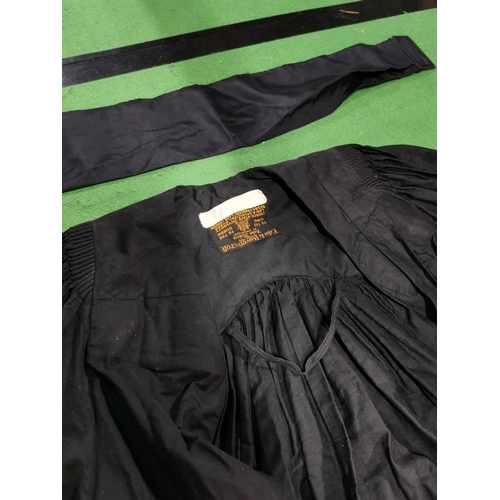 191 - Good vintage set of Barristers robes and wig in its original tin by Ravencroft all complete