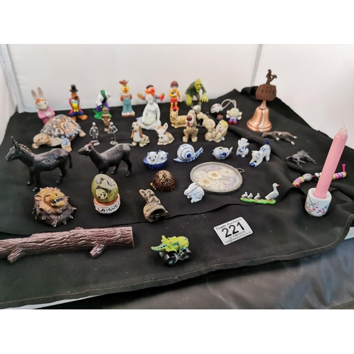 221 - Large quantity of miniature figures inc wade whimsy's, blue and white figures, cartoon characters et... 