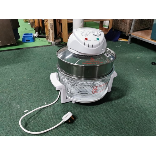 25 - As new Delta Halogen cooker in working order