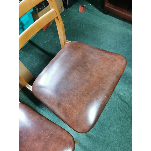 540 - 4 vintage dining chairs with clean vinyl seats