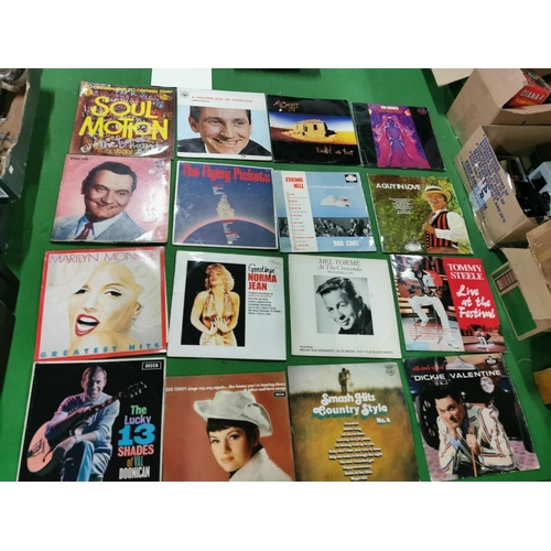 79 - Very large quantity of vinyl records of various genres