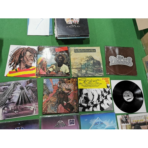 81 - Quantity of vinyl records some good bands inc David Bowie, Queen, Asia, Dire Straights etc