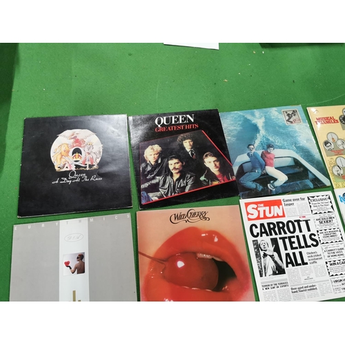 81 - Quantity of vinyl records some good bands inc David Bowie, Queen, Asia, Dire Straights etc