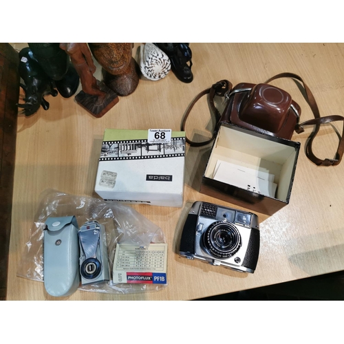 68 - Boxed Baldessa R/LK camera  with accessories and its original case