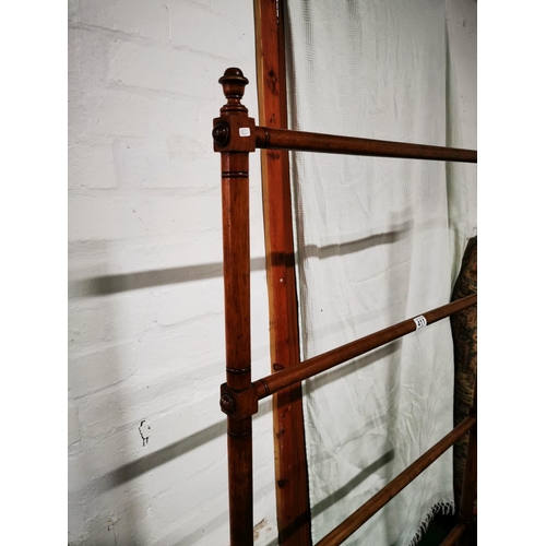 380 - Fine quality solid mahogany George III period 4 bar towel rail standing 158cm high, 90cm wide, 36.5c... 