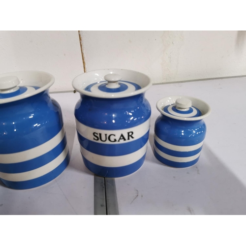 136 - Quantity of 6 T.G Green Cornish ware lidded pots of varying sizes, one lid has an old repair otherwi... 