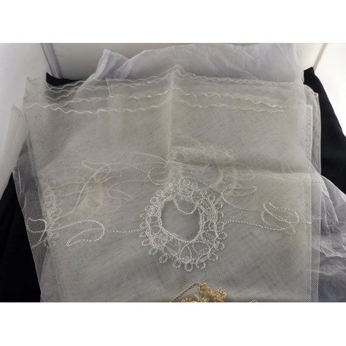 160 - 1950's wedding veil with a wedding tiara in good condition