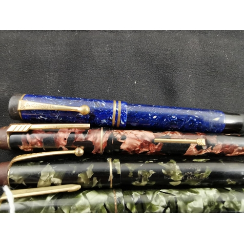 185 - Quantity of 5 vintage collectable fountain pens inc  Parker junior Duofold x 2, and Mentmore Supreme... 