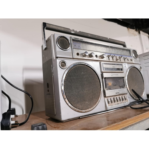 2 - Vintage Panasonic RX-5150LE boombox with cassette and radio tuner, Ariel broken but present, missing... 