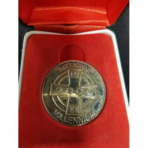 226 - Very rare cased limited edition hallmarked silver Welsh Millennium coin, Coin is for Llanfihangel Ab... 