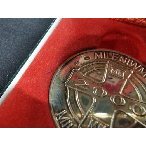 226 - Very rare cased limited edition hallmarked silver Welsh Millennium coin, Coin is for Llanfihangel Ab... 