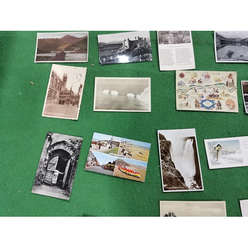 258 - Large quantity of postcards inc a good quantity of antique ones