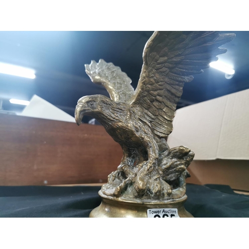 265 - Large solid bronze cast Eagle figure height of 25cm width of 22cm 4.1kg total weight