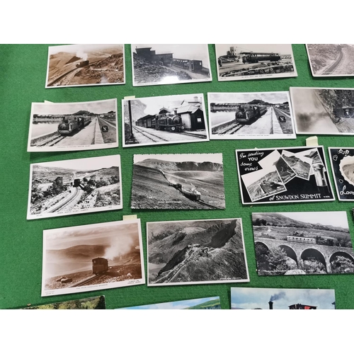 279 - Large quantity of vintage and antique postcards all relating to trains and railways