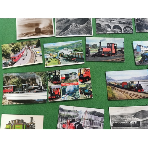 279 - Large quantity of vintage and antique postcards all relating to trains and railways