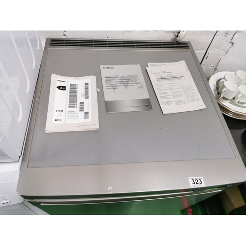 323 - Siemens silver undercounter freezer A plus efficiency rating in very clean condition