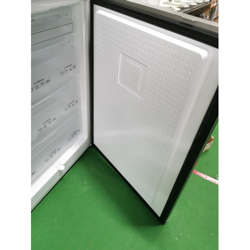 323 - Siemens silver undercounter freezer A plus efficiency rating in very clean condition