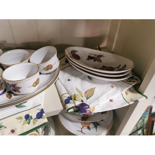 404 - A comprehensive Royal Worcester Evesham pattern dinner 76 pieces inc, tureens, placemat and coaster ... 