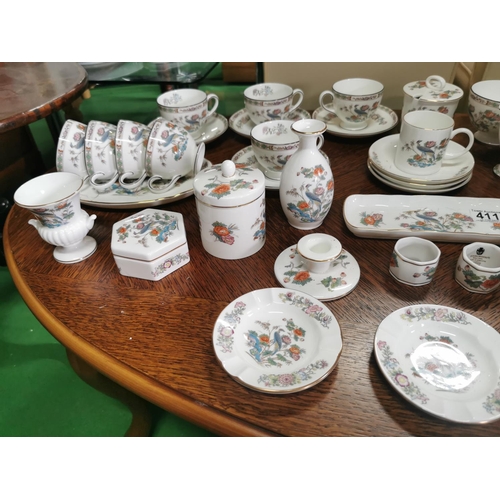 411 - 49 piece Wedgwood Kutani Crane pattern tea set in good condition