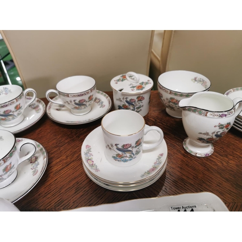 411 - 49 piece Wedgwood Kutani Crane pattern tea set in good condition