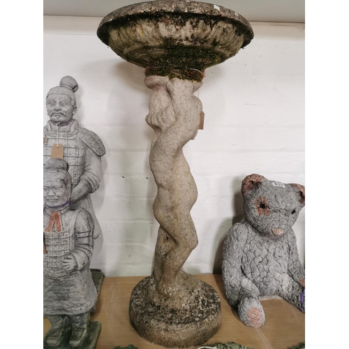 440 - Vintage stoneware cherub birdbath height 78 cm diameter of 40cm