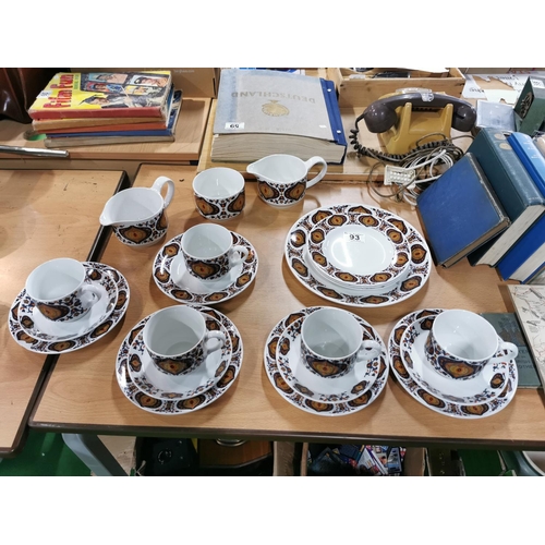 93 - 21 piece vintage Midwinter tea set