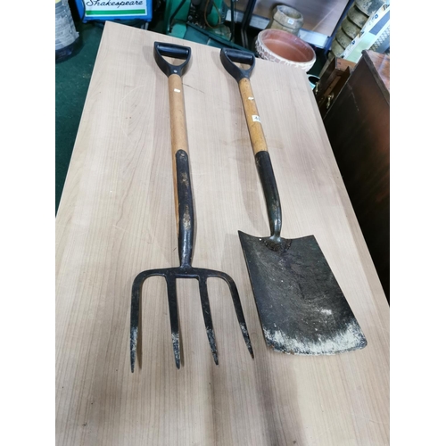 487 - Garden spade and fork in good condition