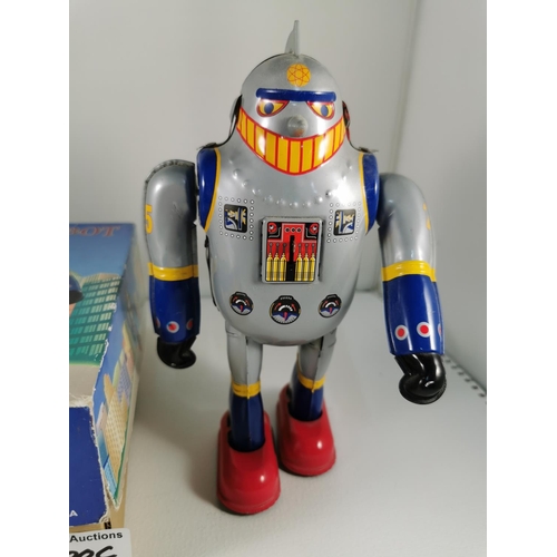 200c - Boxed vintage super robot from the 1970's