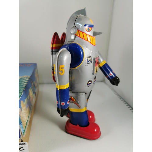 200c - Boxed vintage super robot from the 1970's