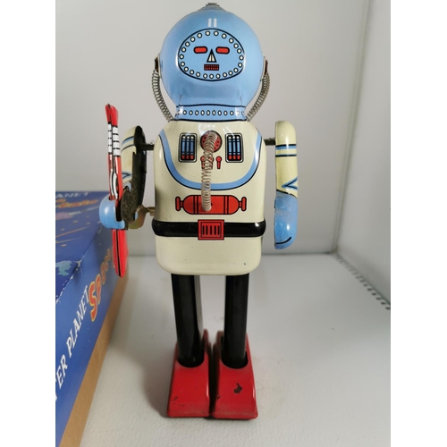 200d - Vintage boxed tin windup tin robot, inter planet space captain